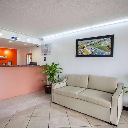 Howard Johnson By Wyndham Vero Beach/I-95 Esterno foto