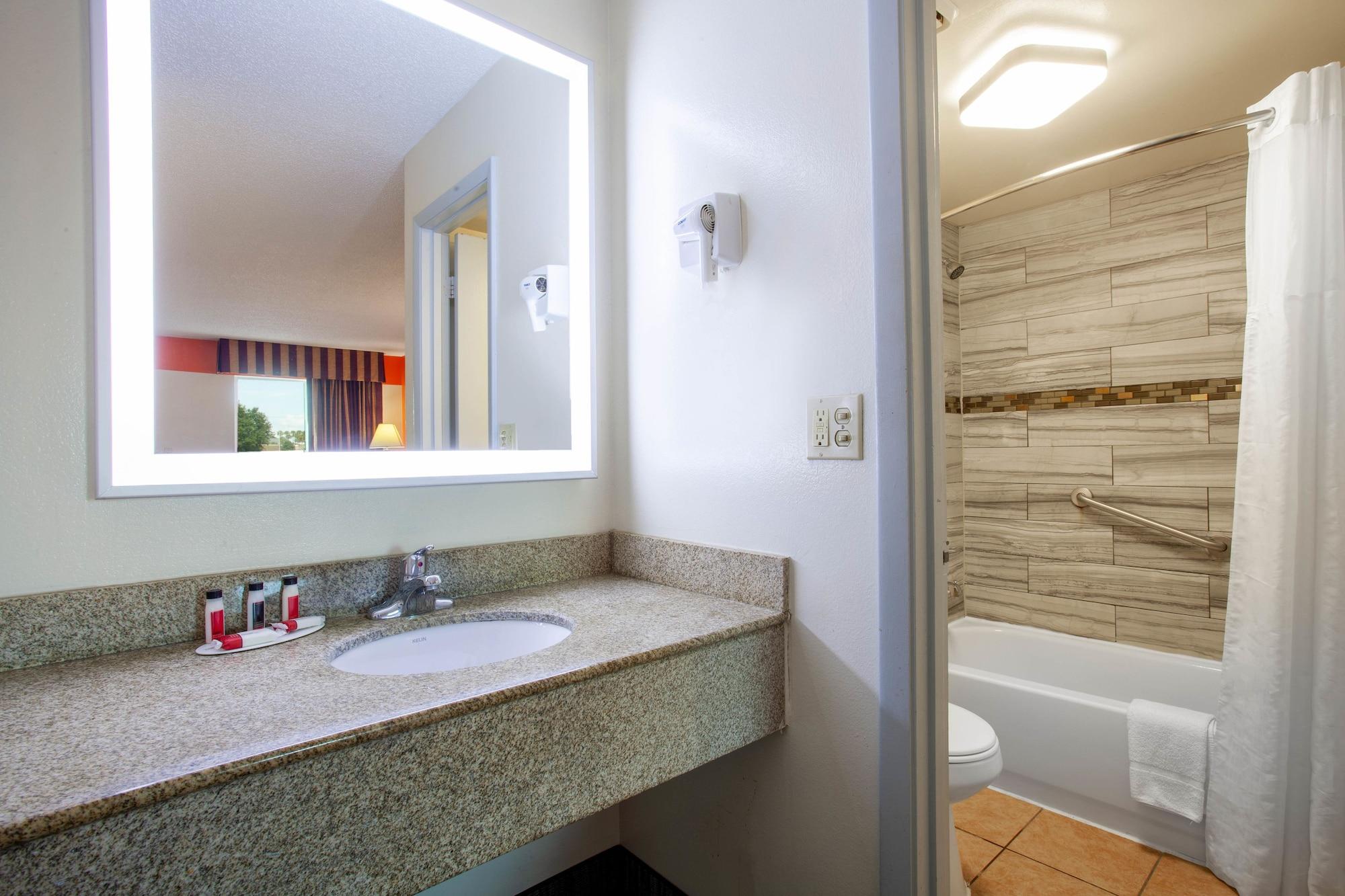 Howard Johnson By Wyndham Vero Beach/I-95 Esterno foto