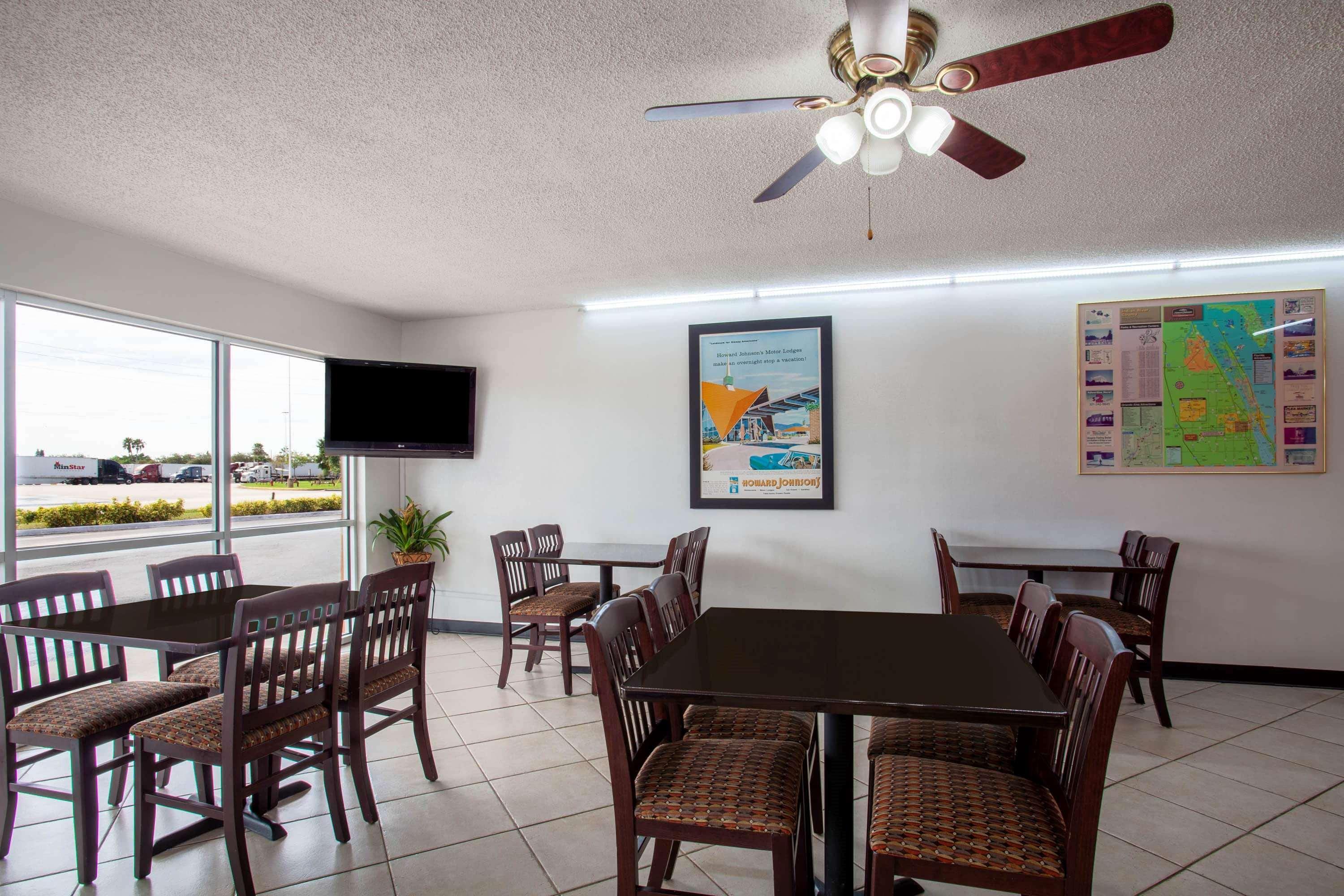 Howard Johnson By Wyndham Vero Beach/I-95 Esterno foto