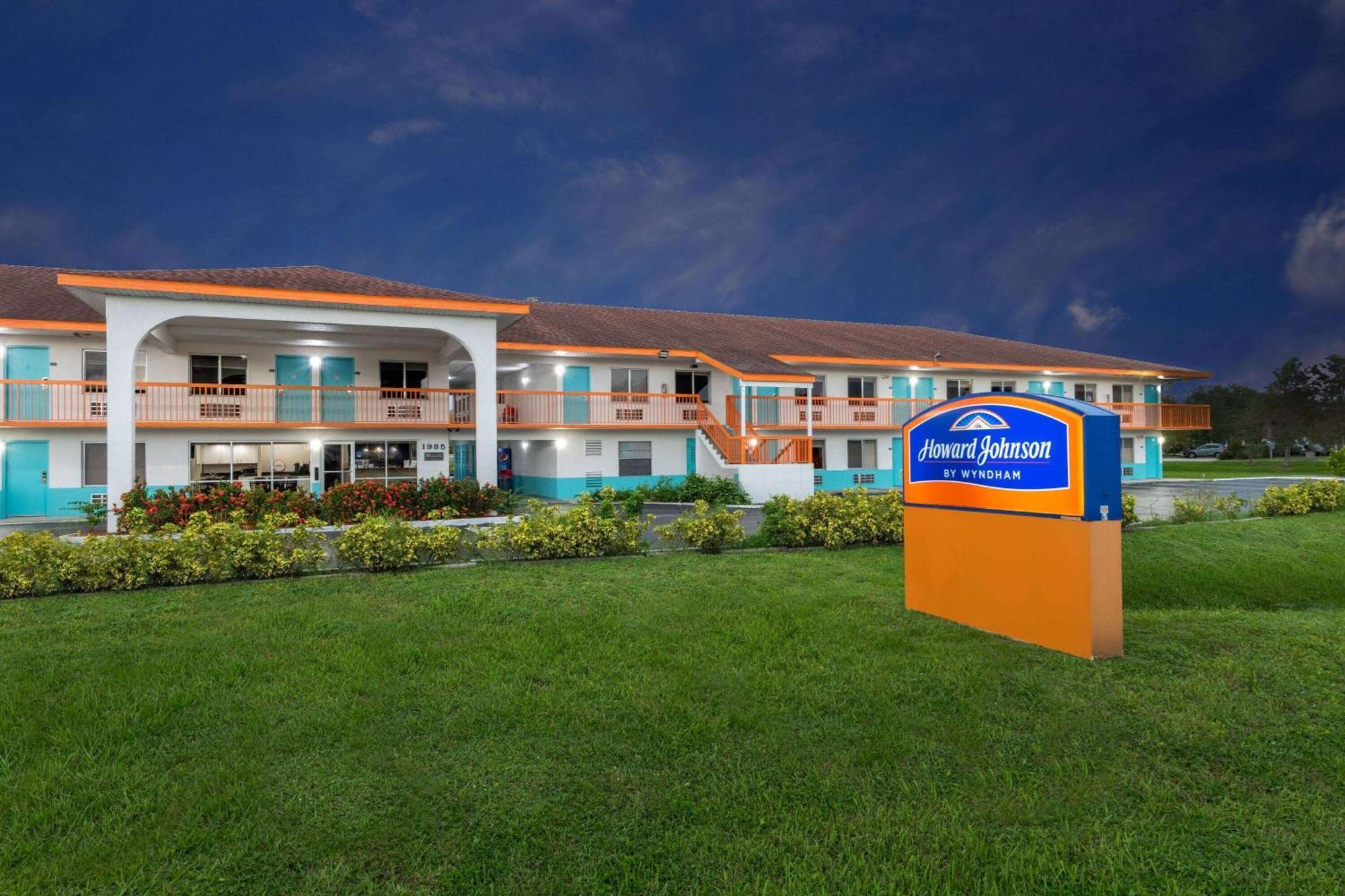 Howard Johnson By Wyndham Vero Beach/I-95 Esterno foto