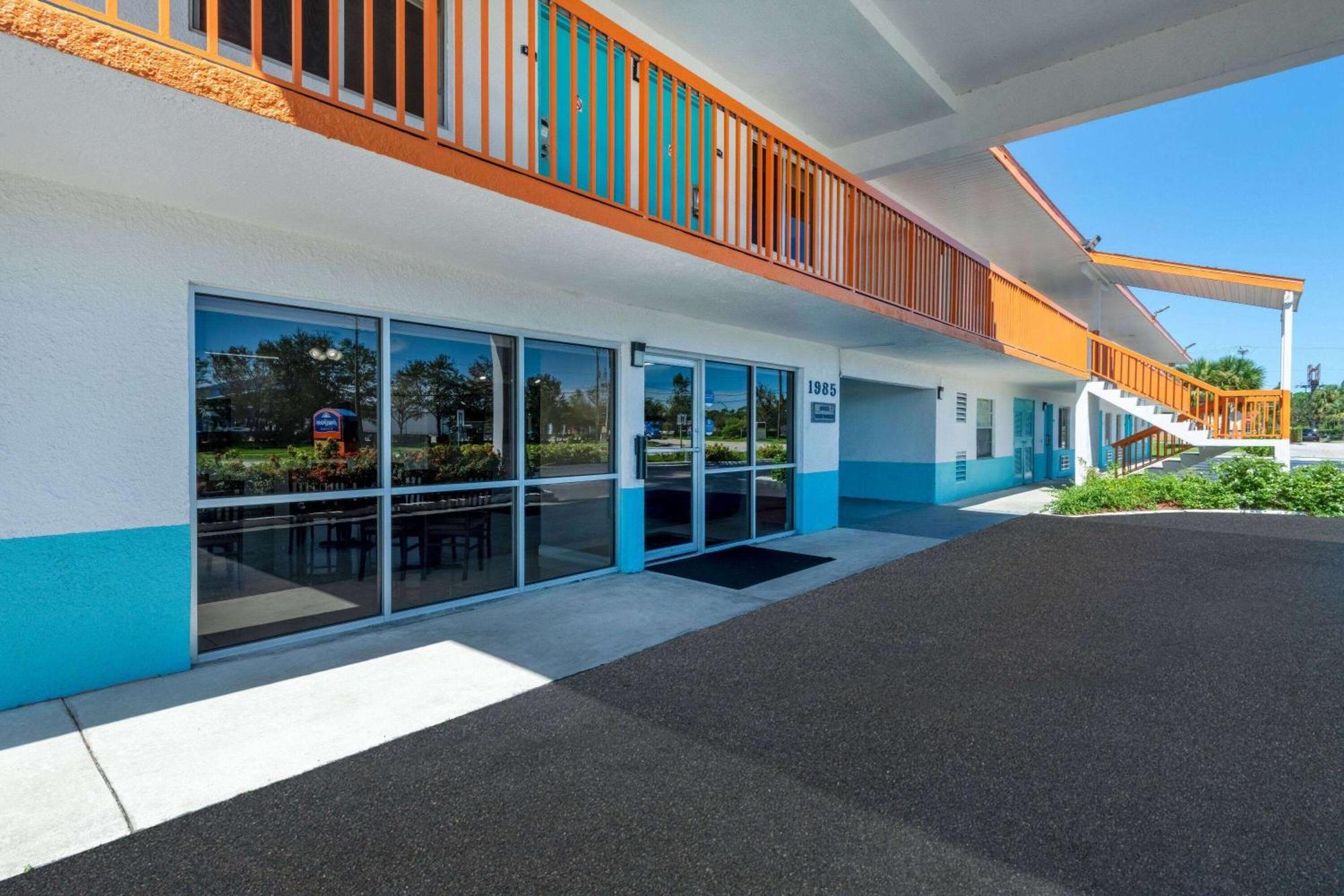 Howard Johnson By Wyndham Vero Beach/I-95 Esterno foto