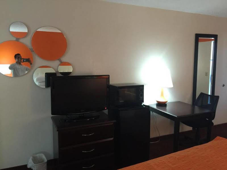 Howard Johnson By Wyndham Vero Beach/I-95 Esterno foto