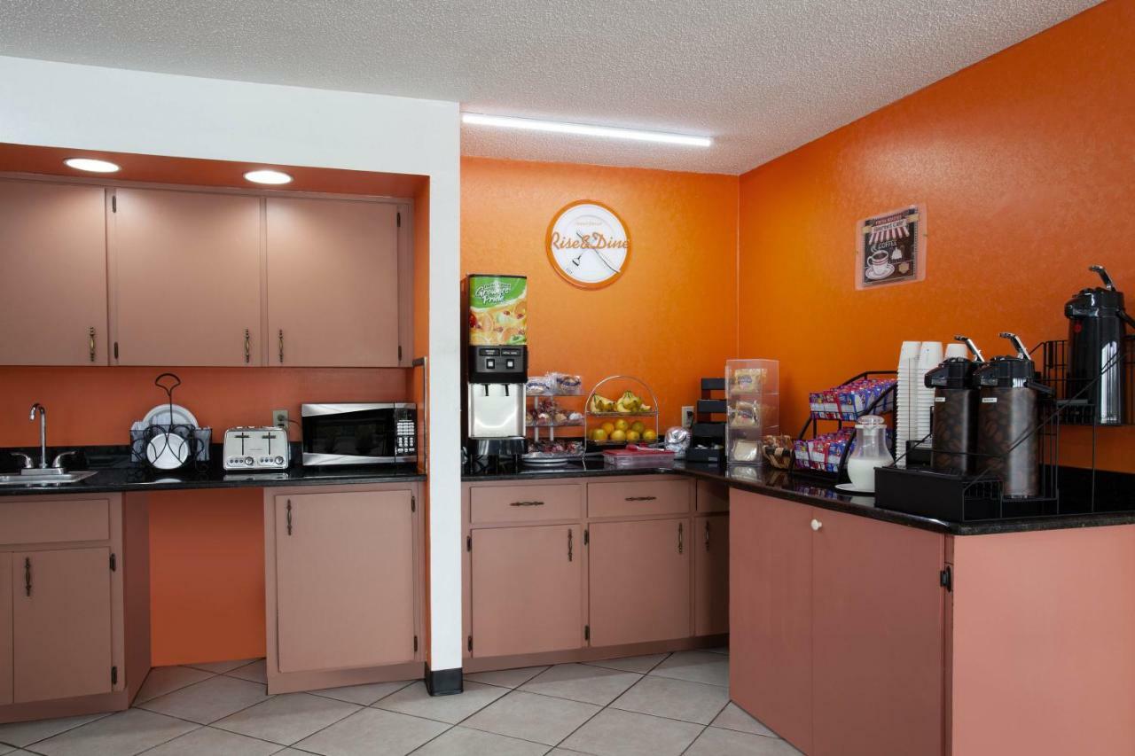 Howard Johnson By Wyndham Vero Beach/I-95 Esterno foto